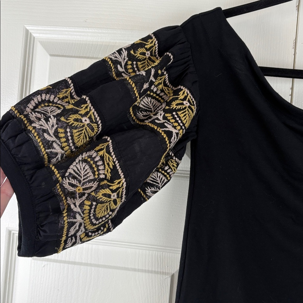 Free People Rock with it Black Puff sleeve off shoulder embroidered top Sz Med - Picture 5 of 11